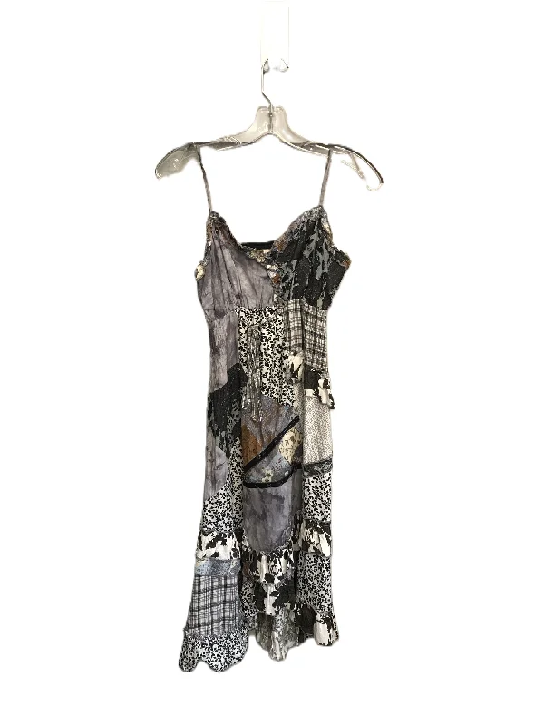 Savings Bonanza Grey Dress Casual Short By Julie Size: S