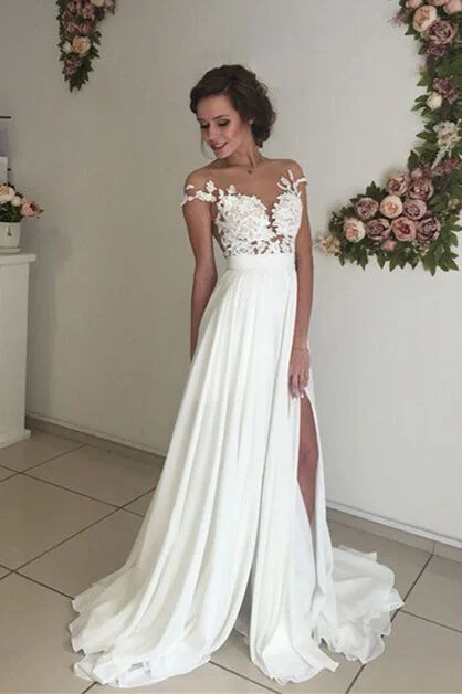 Reduced Prices A-line Illusion Neck Long White Wedding Dress with Appliques