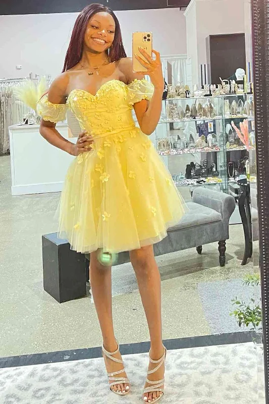 Blowout Sale A-Line Sweetheart Yellow Tulle Homecoming Dress with Appliques
