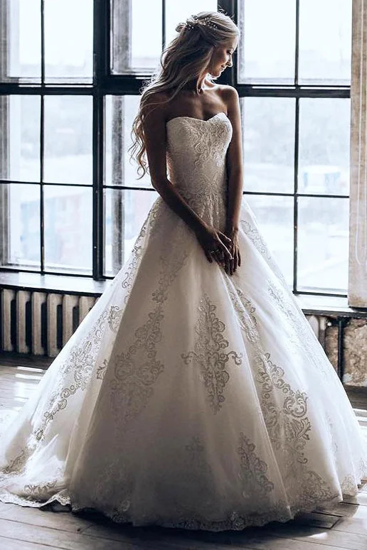 Price Cut Long Strapless A-line Ivory Wedding Dress with Appliques