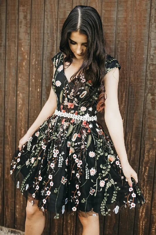 Deal Frenzy V-Neck Floral Black Homecoming Dress with Beaded Waist