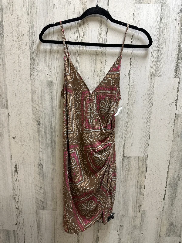 Savings Event Brown Dress Casual Short Urban Outfitters, Size S