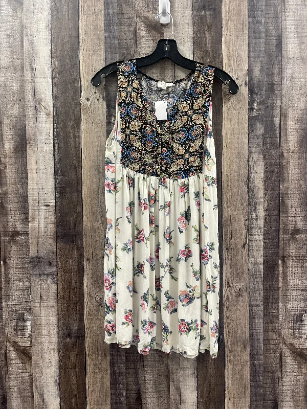 Savings Alert Multi-colored Dress Casual Short Umgee, Size S
