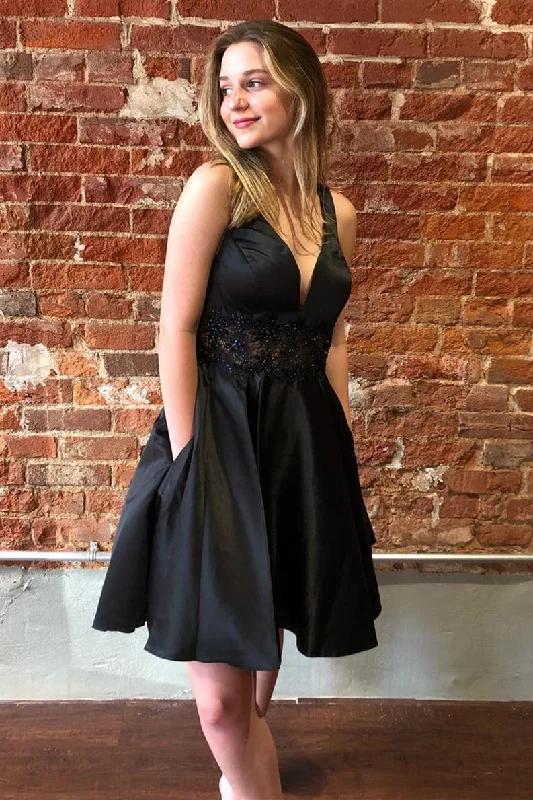 Instant Discount A-Line Black V-Neck Short Homecoming Dress with Pockets