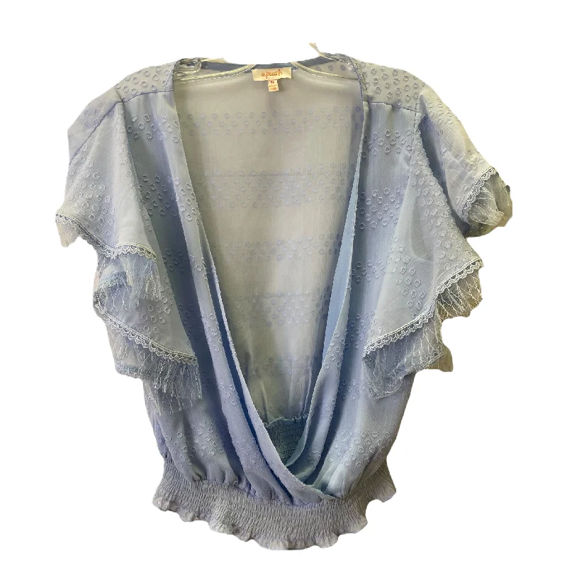 New Markdowns Blue Top Short Sleeve Basic By a peach Size: M