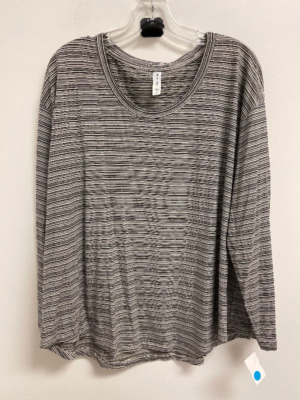 Early Access Top Long Sleeve By Athleta In Striped Pattern, Size: 1x