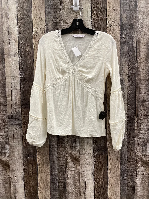 Deep Discounts Top Long Sleeve By So In Cream, Size: S