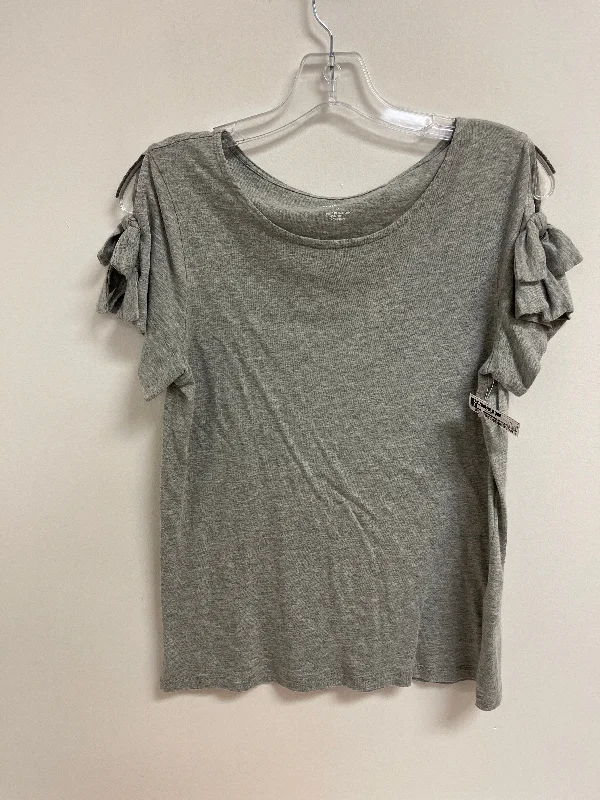 Inventory Reduction Top Short Sleeve By Banana Republic In Grey, Size: S