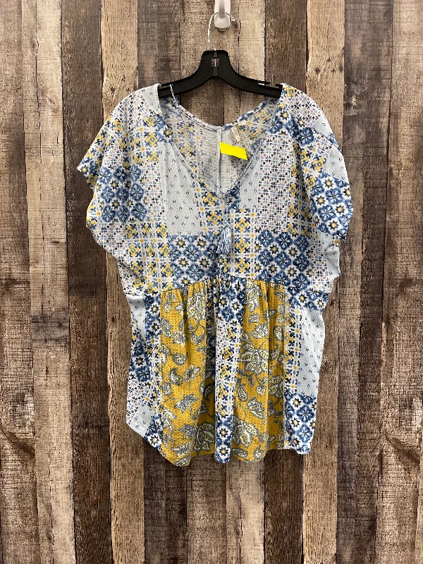 Daily Deals Top Short Sleeve By Cato In Multi-colored, Size: 1x