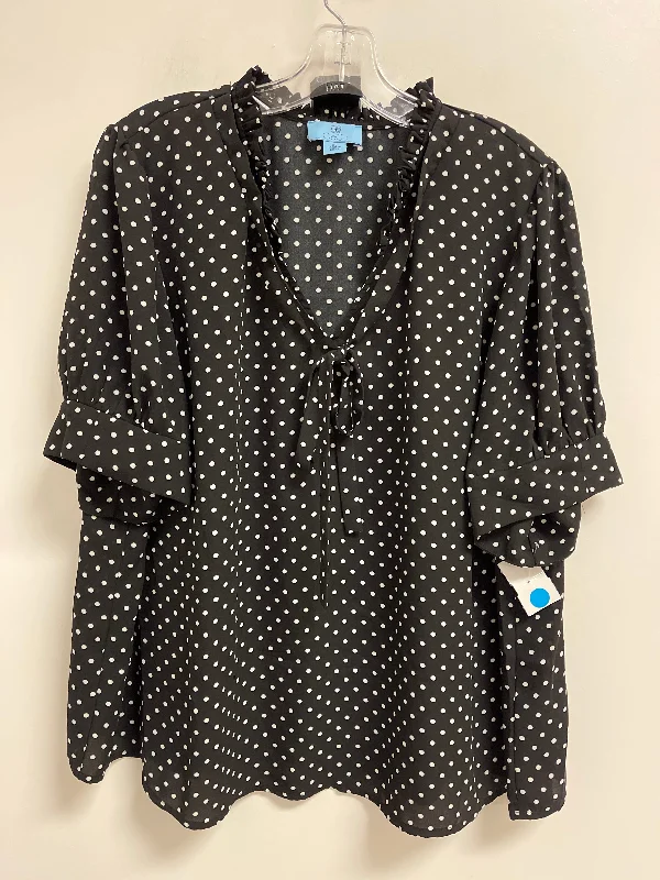Doorbuster Deal Top Short Sleeve By Cece In Black, Size: 2x