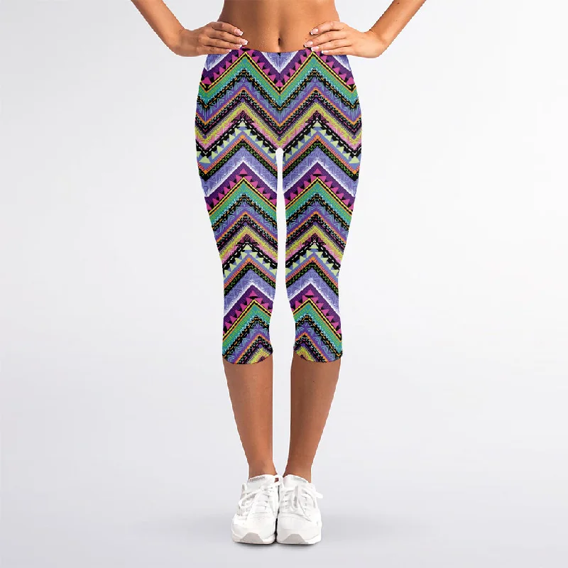 Midnight Madness Tribal Aztec Hippie Pattern Print Women's Capri Leggings