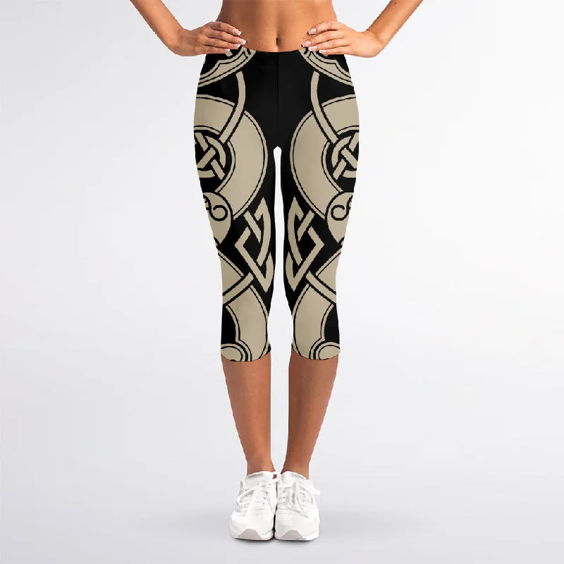Price Meltdown Viking Wolves Symbol Print Women's Capri Leggings